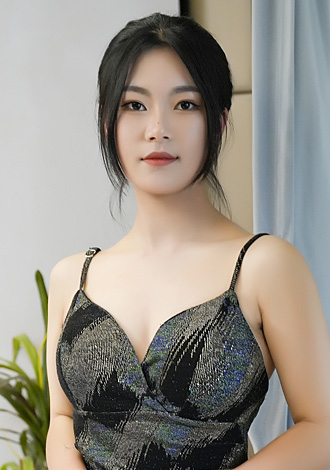 Gorgeous member profiles: East Asian American member Shaoxiu from Chengdu