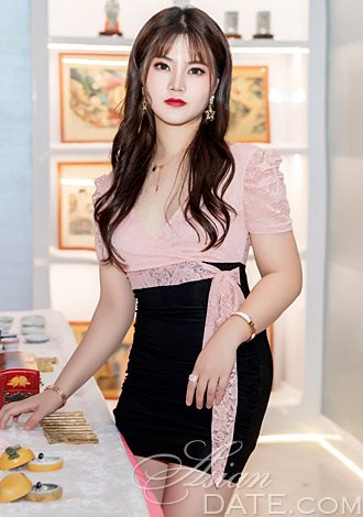 Hundreds of gorgeous pictures: Meiling, Asian member in Dating profile